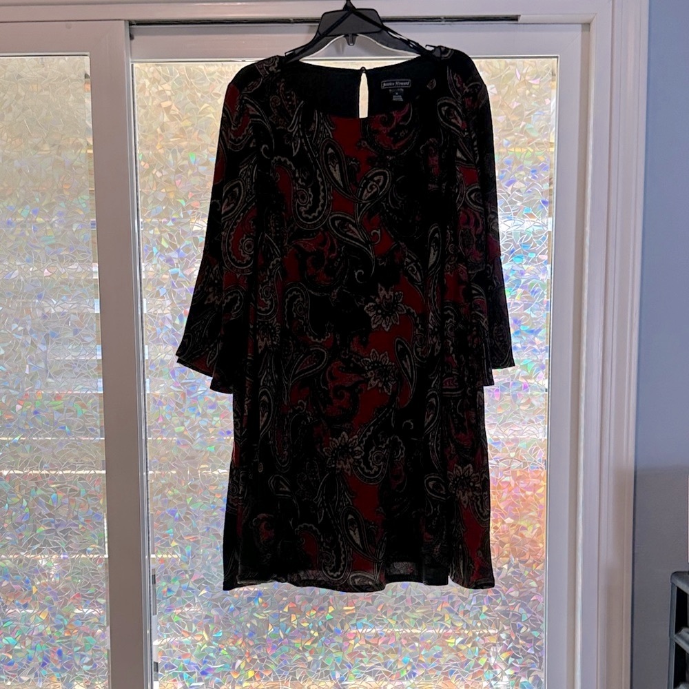 Jessica Howard Black and Red Paisley Dress